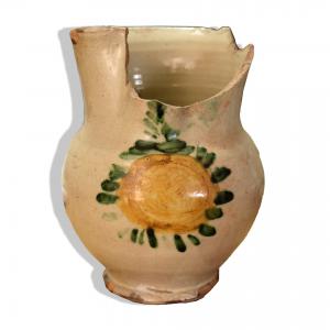 Antico boccale in maiolica. Epoca fine XVI secolo.